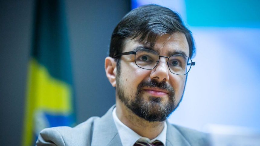 guilherme-mello-a-cnn:-agencias-tem-“posturas-diferentes”,-mas-reconhecem-melhora-fiscal