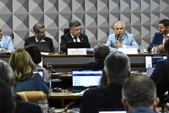 ex-presidente-do-inss-se-nega-a-responder-perguntas-de-relator-da-cpi