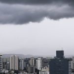 sao-paulo-tem-inicio-de-semana-gelado-e-com-fortes-chuvas