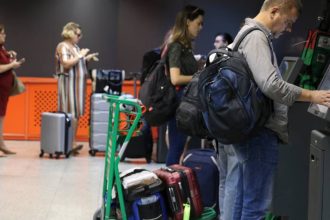 camara-barra-cobranca-de-bagagem-de-mao-e-despachada-em-voos