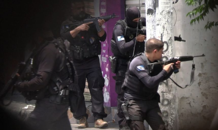 drones-com-bomba,-fuzis,-helicopteros-e-blindados:-veja-como-foi-a-megaoperacao-no-rio-de-janeiro