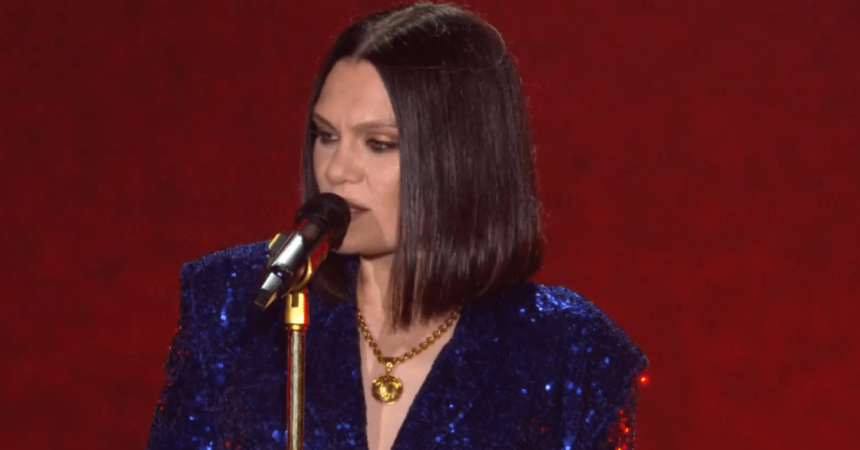 com-cancer-de-mama,-jessie-j-se-frustra-com-cirurgia-adiada;-entenda