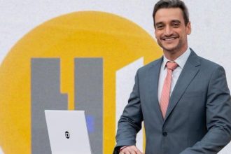 quem-e-tiago-scheuer,-substituto-de-roberto-kovalick-no-‘hora-1’-da-globo