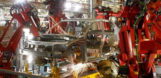 juros-altos-derrubam-industria-brasileira-em-ranking-mundial-de-desempenho