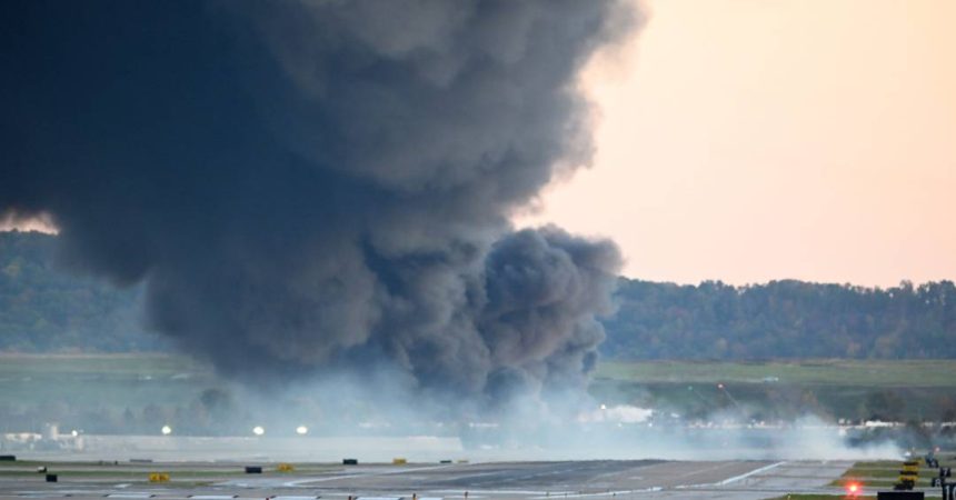 queda-de-aviao-de-carga-nos-eua-deixa-ao-menos-tres-mortos