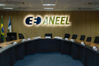 aneel-propoe-que-75-milhoes-paguem-mais-por-energia-em-horario-de-pico-e-menos-na-baixa-demanda