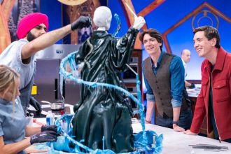 “queremos-acreditar-num-mundo-bruxo”,-dizem-gemeos-de-harry-potter