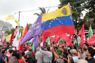 manifestantes-pedem-libertacao-de-maduro-em-ato-em-frente-ao-consulado-dos-eua-em-sao-paulo
